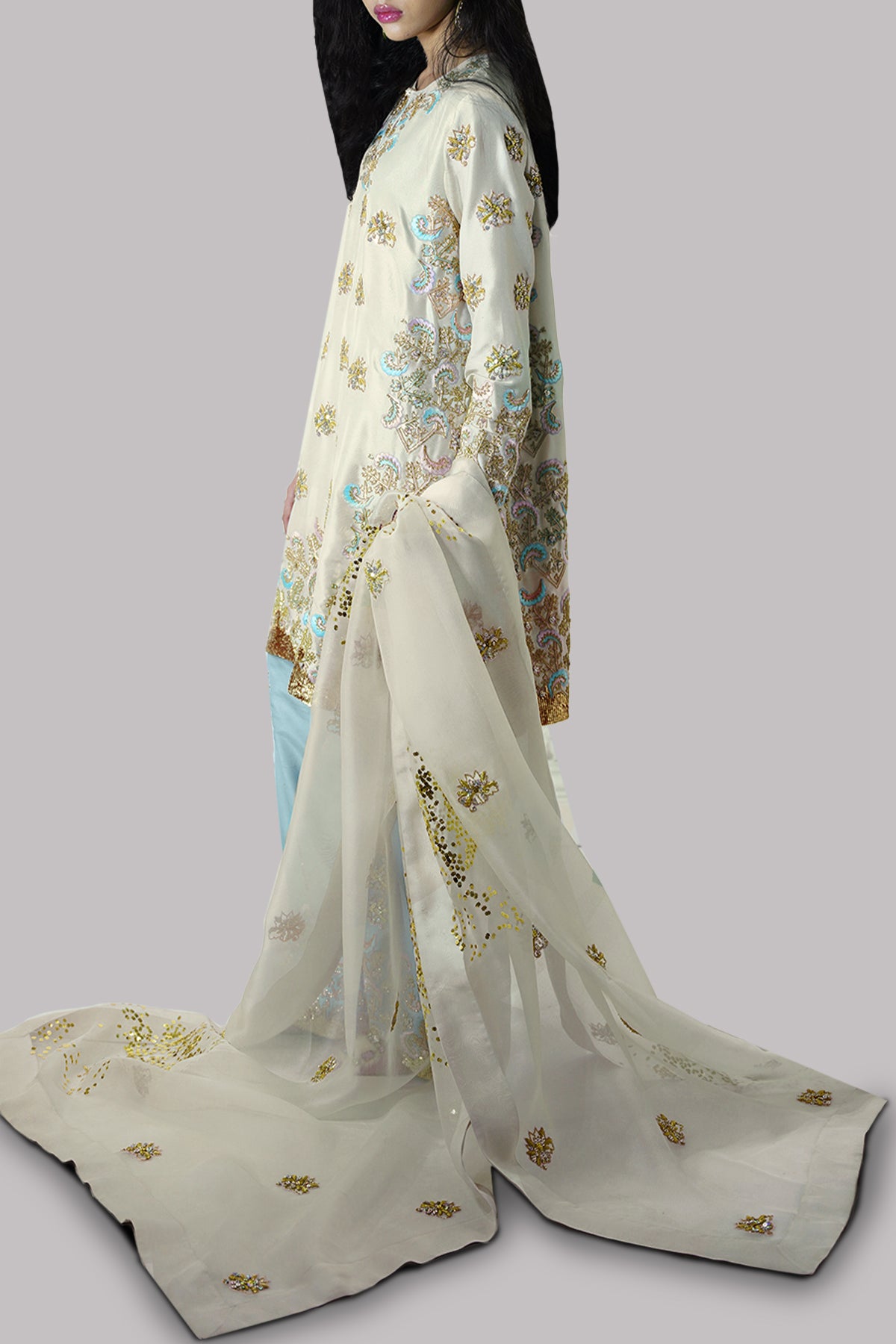 Solitary Star and Petit Four Embellished Raw Silk Set