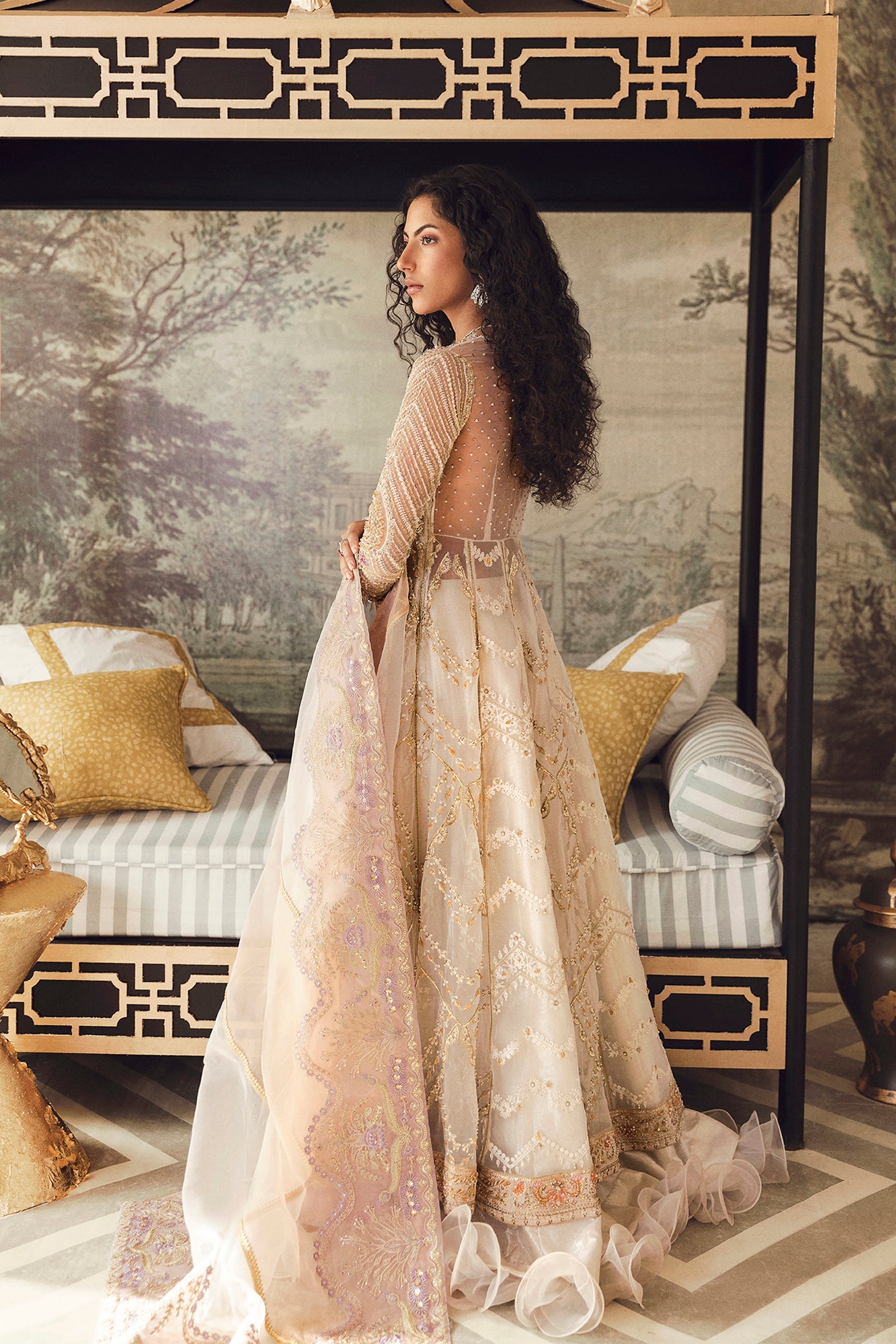 https://cdn.shopify.com/s/files/1/0523/4327/5696/products/Aurinda-4.jpg?v=1755961381