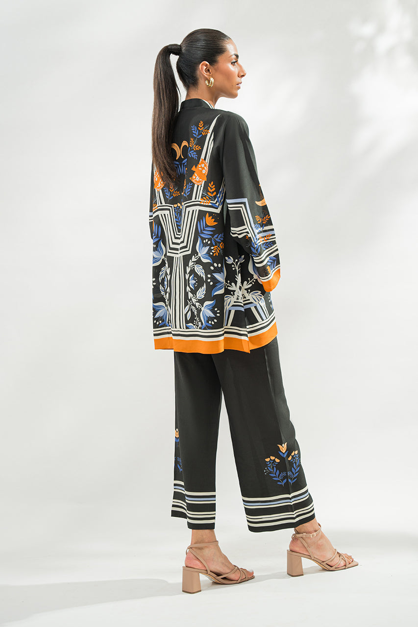 https://cdn.shopify.com/s/files/1/0588/3661/5221/files/Avya_casual_4.jpg?v=1751622760