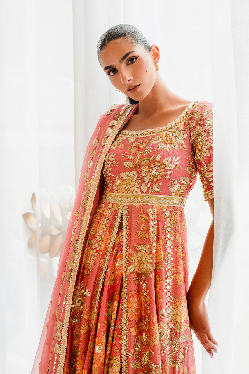 https://cdn.shopify.com/s/files/1/0588/3661/5221/files/Ayda_7_df44dd23-2ddb-4410-bf74-74de9e1e9ef9.jpg?v=1723110743