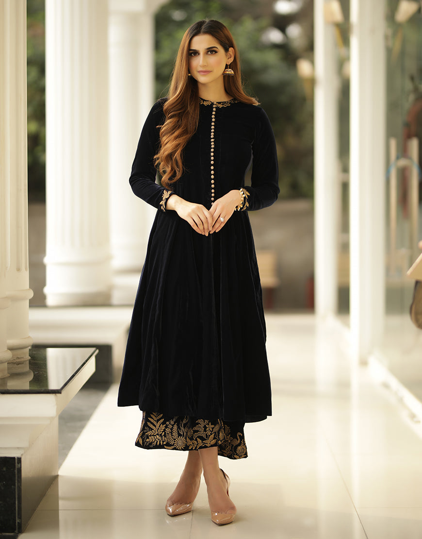 https://cdn.shopify.com/s/files/1/0262/2531/1795/products/Ayleen_9848125d-2442-4286-aca8-bc6ec8bf146a.jpg?v=1674027210