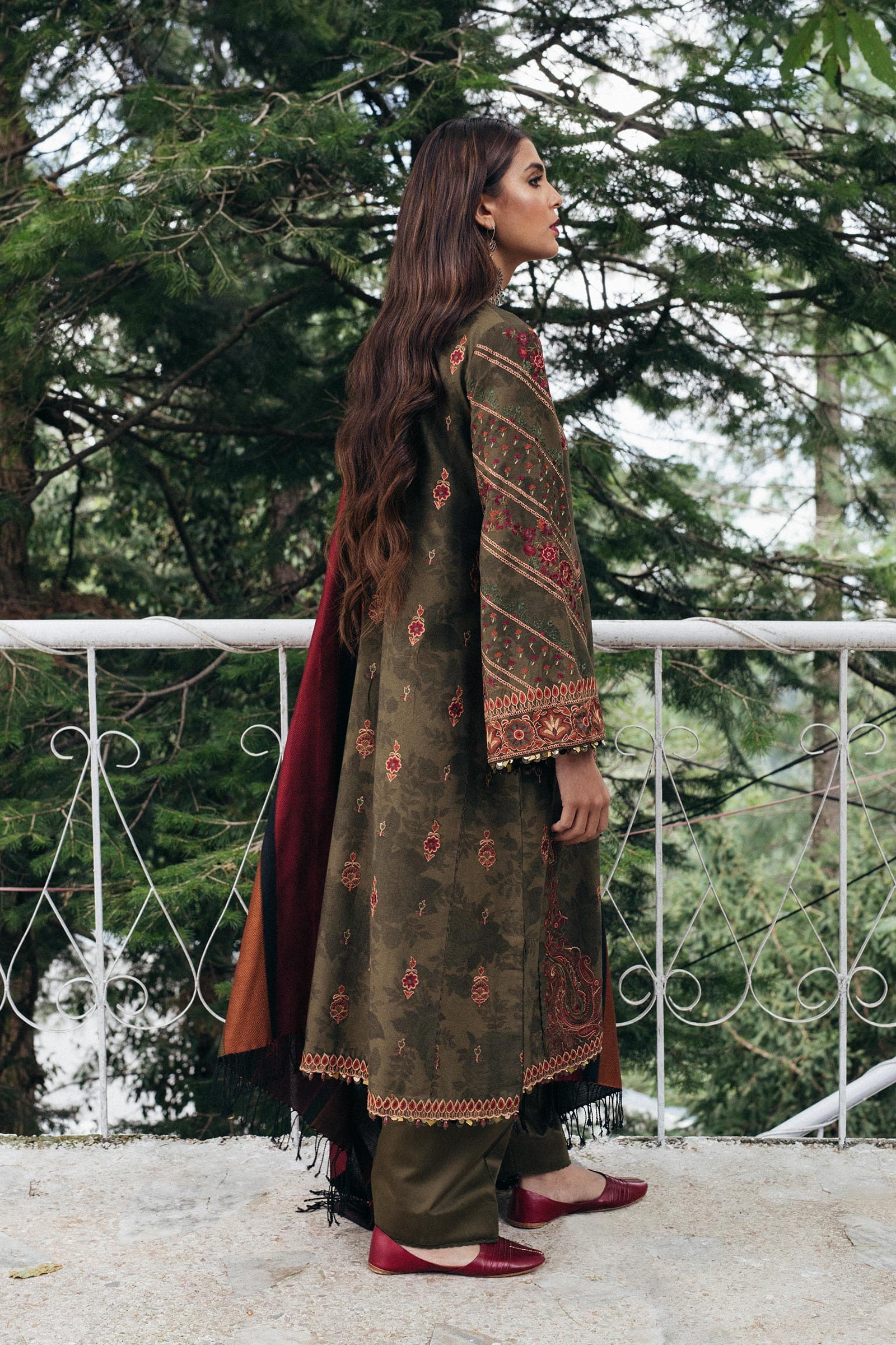 https://cdn.shopify.com/s/files/1/0340/8376/6405/products/Azrab.jpg?v=1699854912