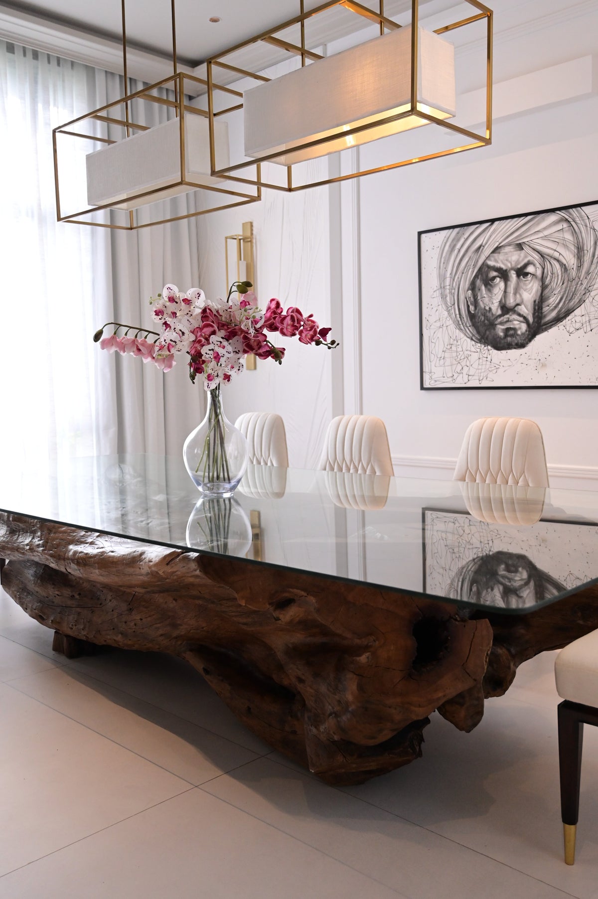 Partal tree trunk Dining table