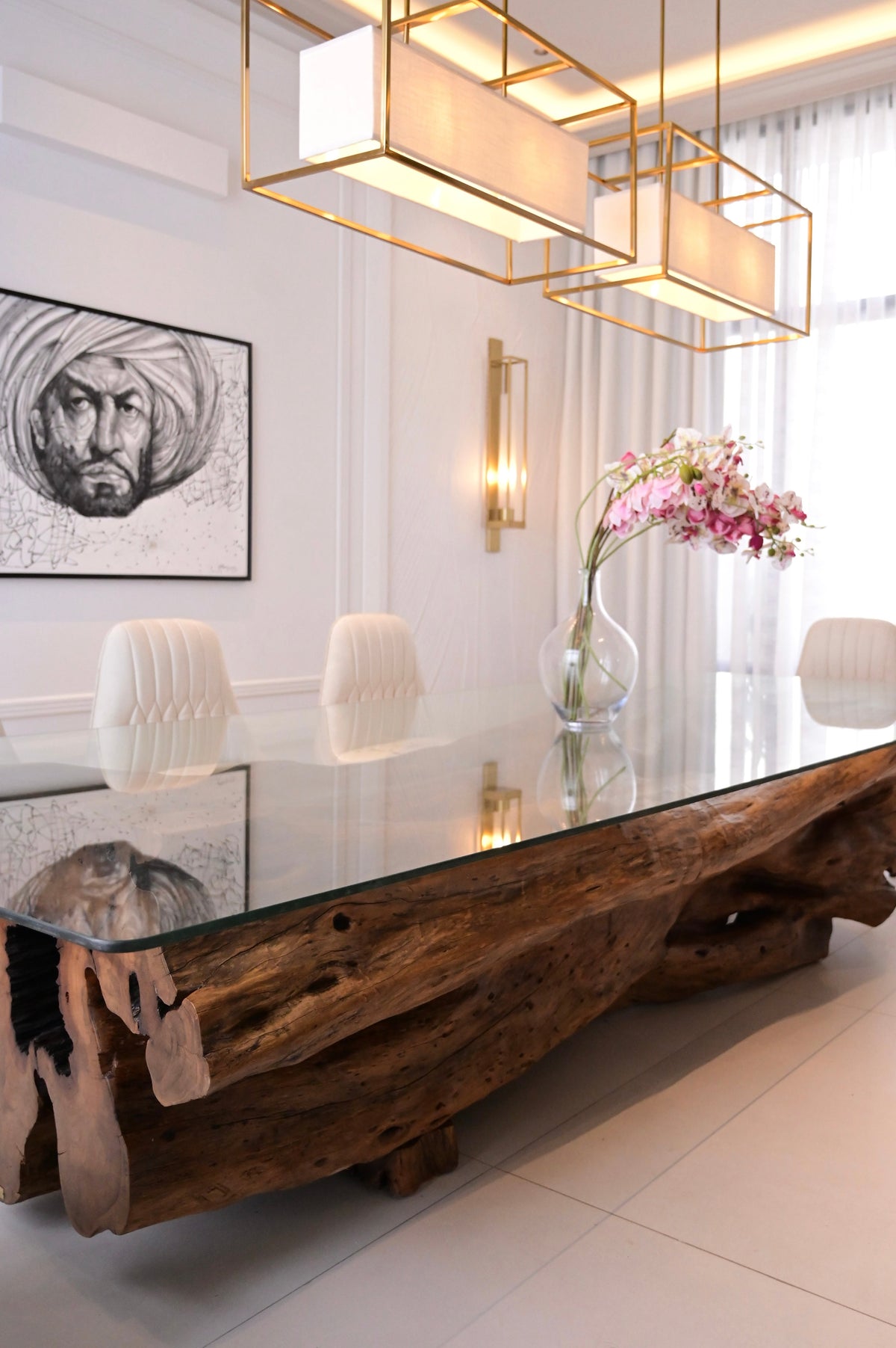 Partal tree trunk Dining table