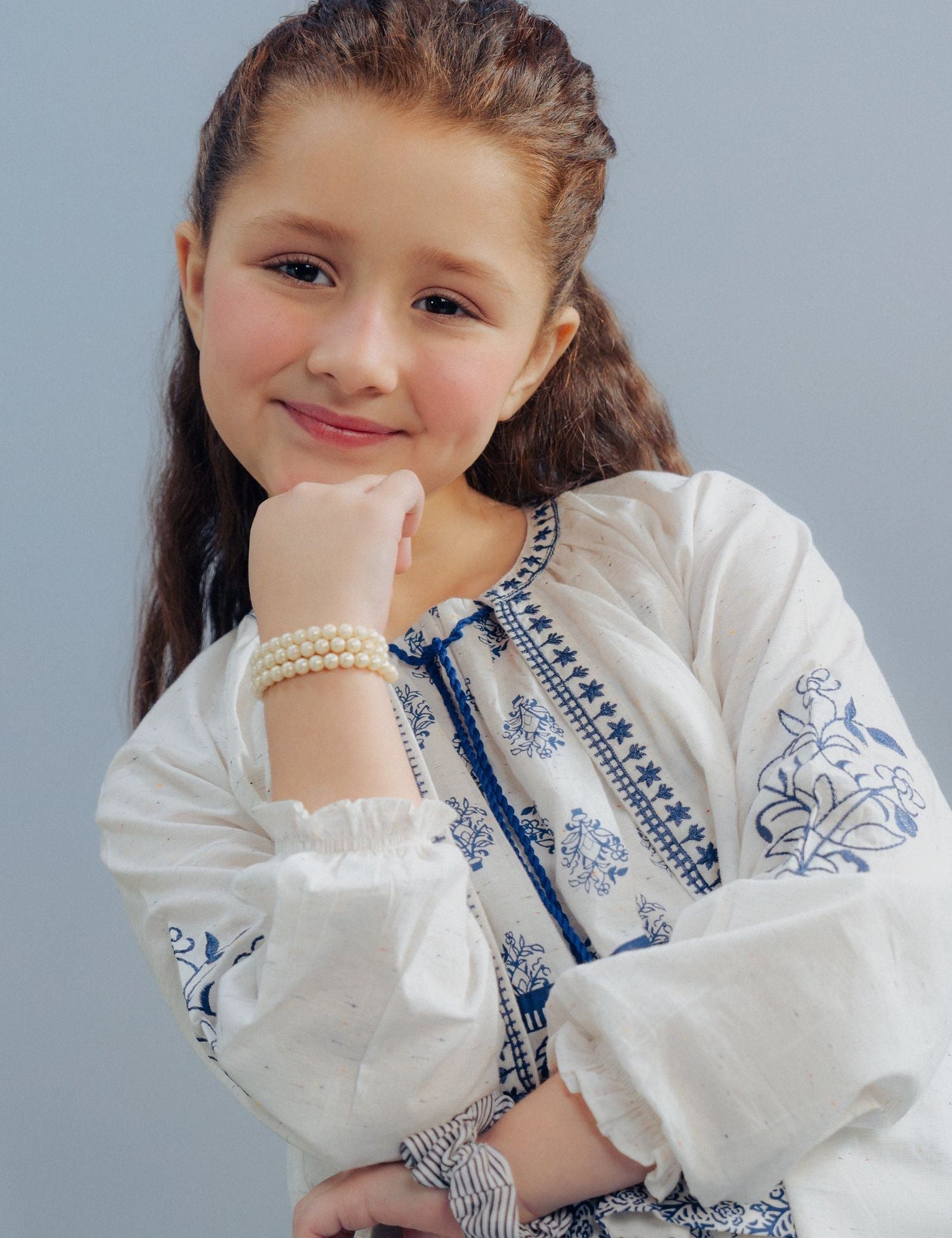 EMBROIDERED TOP