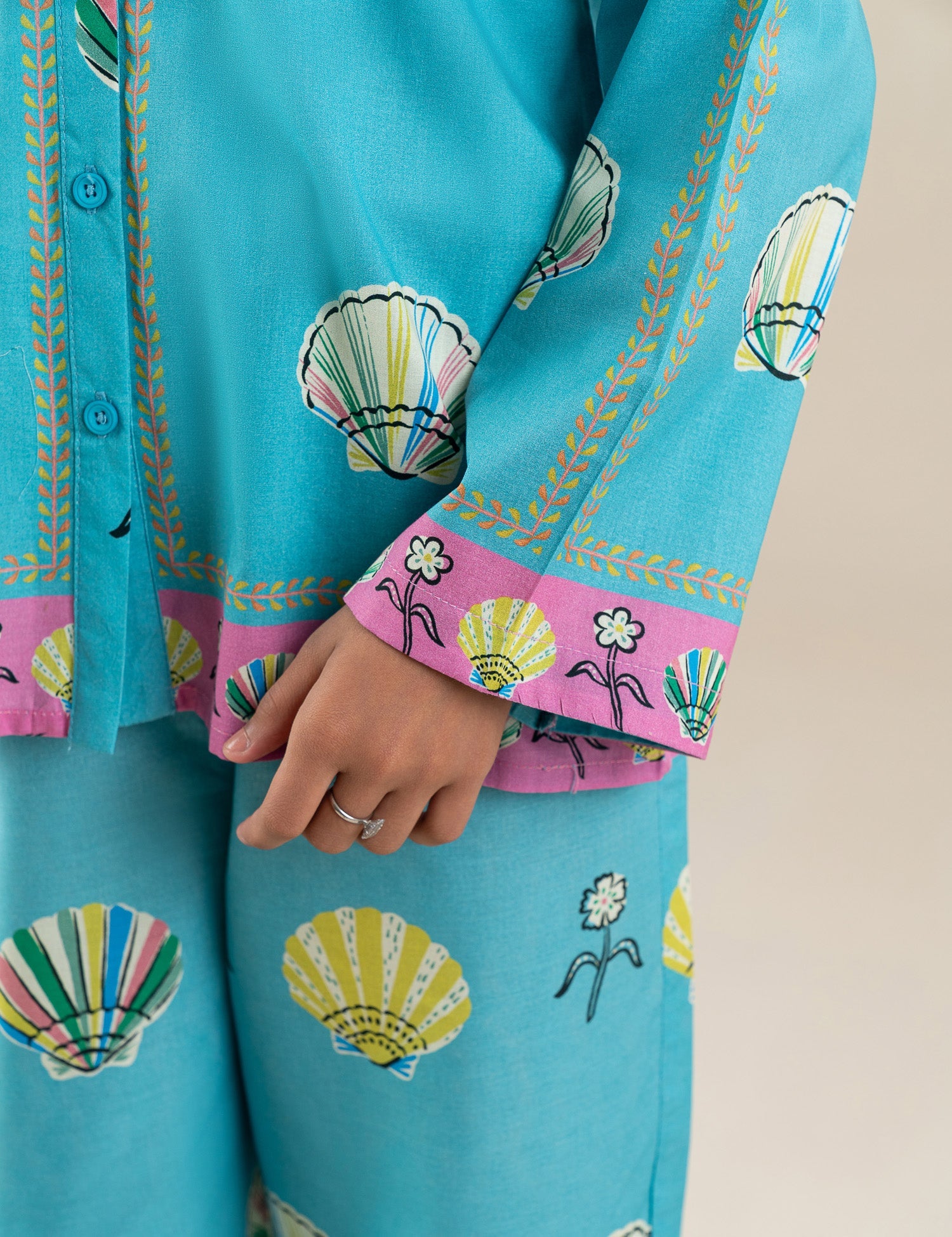 2 PIECE SHELL PRINTED SUIT