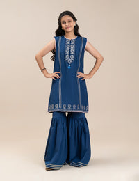 2 PIECE SLEEVELESS ETHNIC EMBROIDERED SUIT