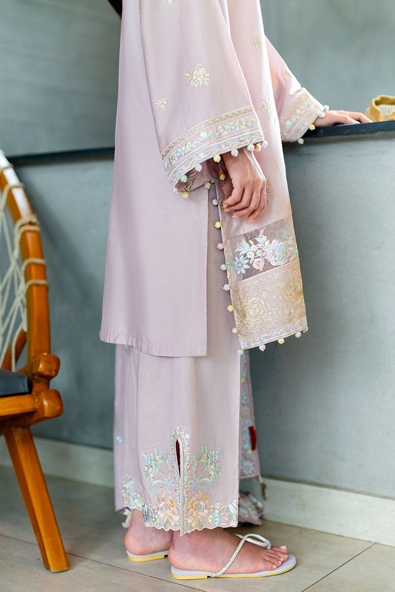 https://cdn.shopify.com/s/files/1/0178/4492/8612/files/BLOSSOMTINT_0004_7I0A4338.jpg?v=1757762613