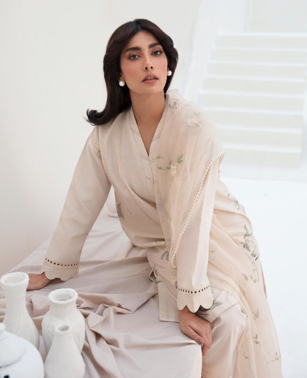 Embellished Chiffon Dupatta (as shown)