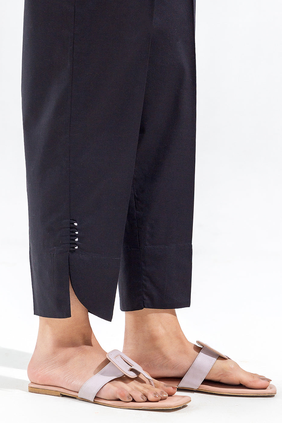 BASIC STRAIGHT PANTS