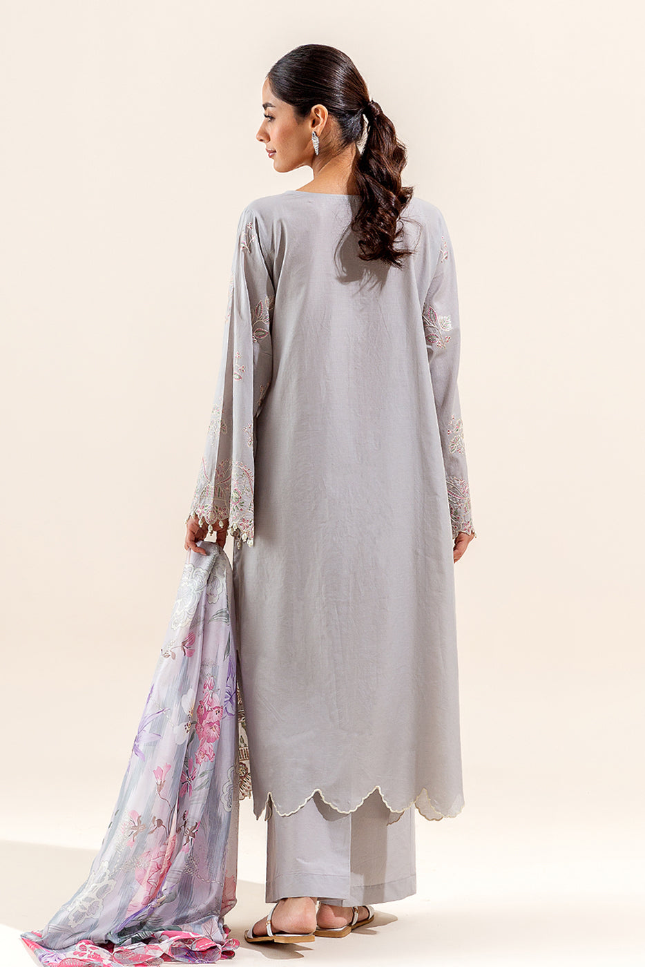 3 Piece Embroidered Lawn Suit (Unstitched)