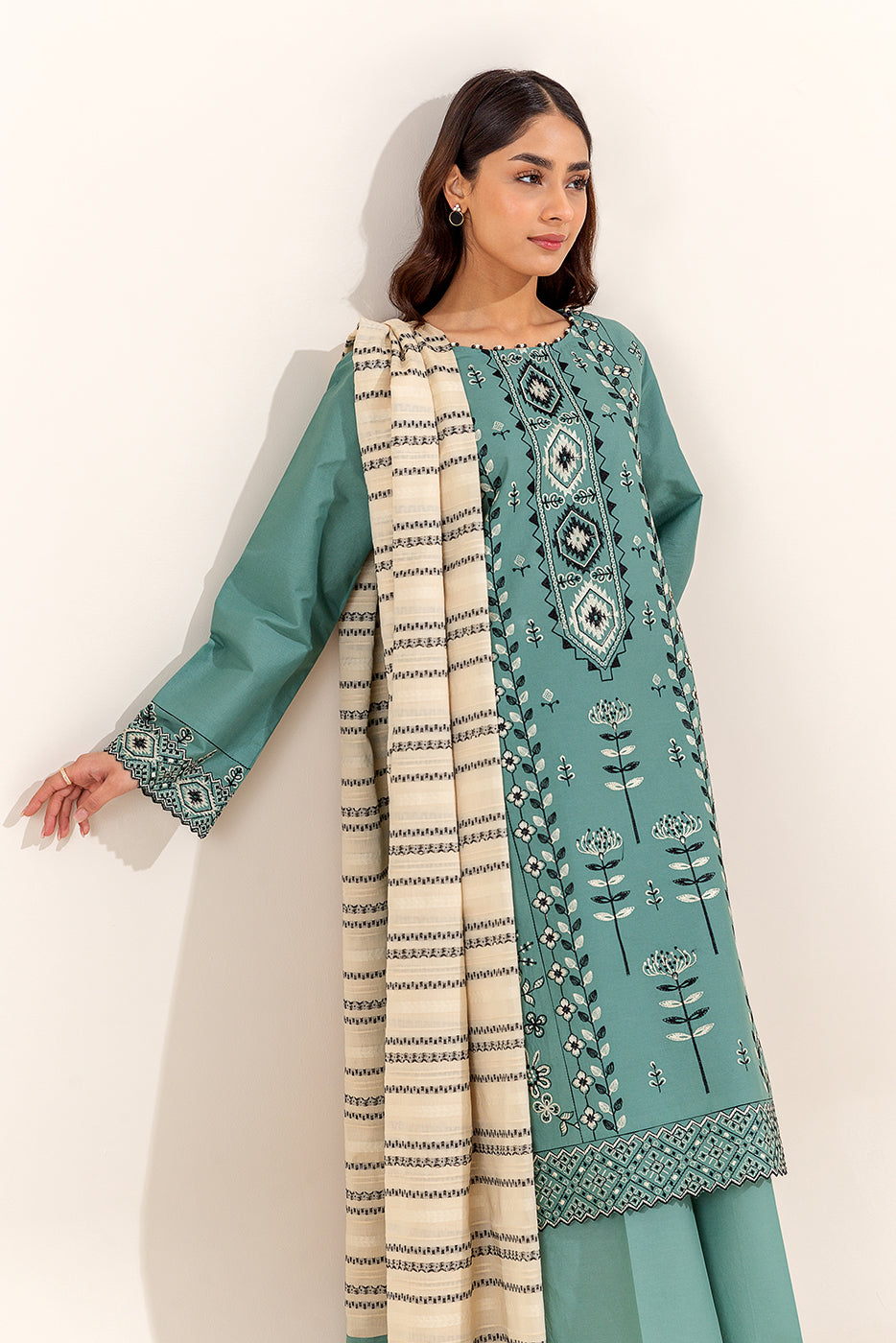 3 Piece Embroidered Lawn Suit (Unstitched)