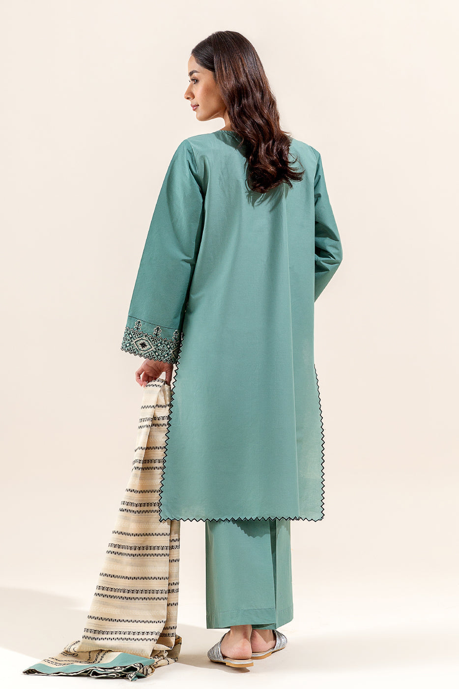3 Piece Embroidered Lawn Suit (Unstitched)