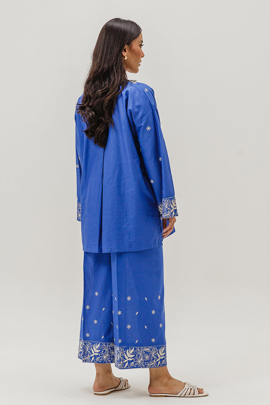 2 Piece Embroidered Lawn Suit (Pret)