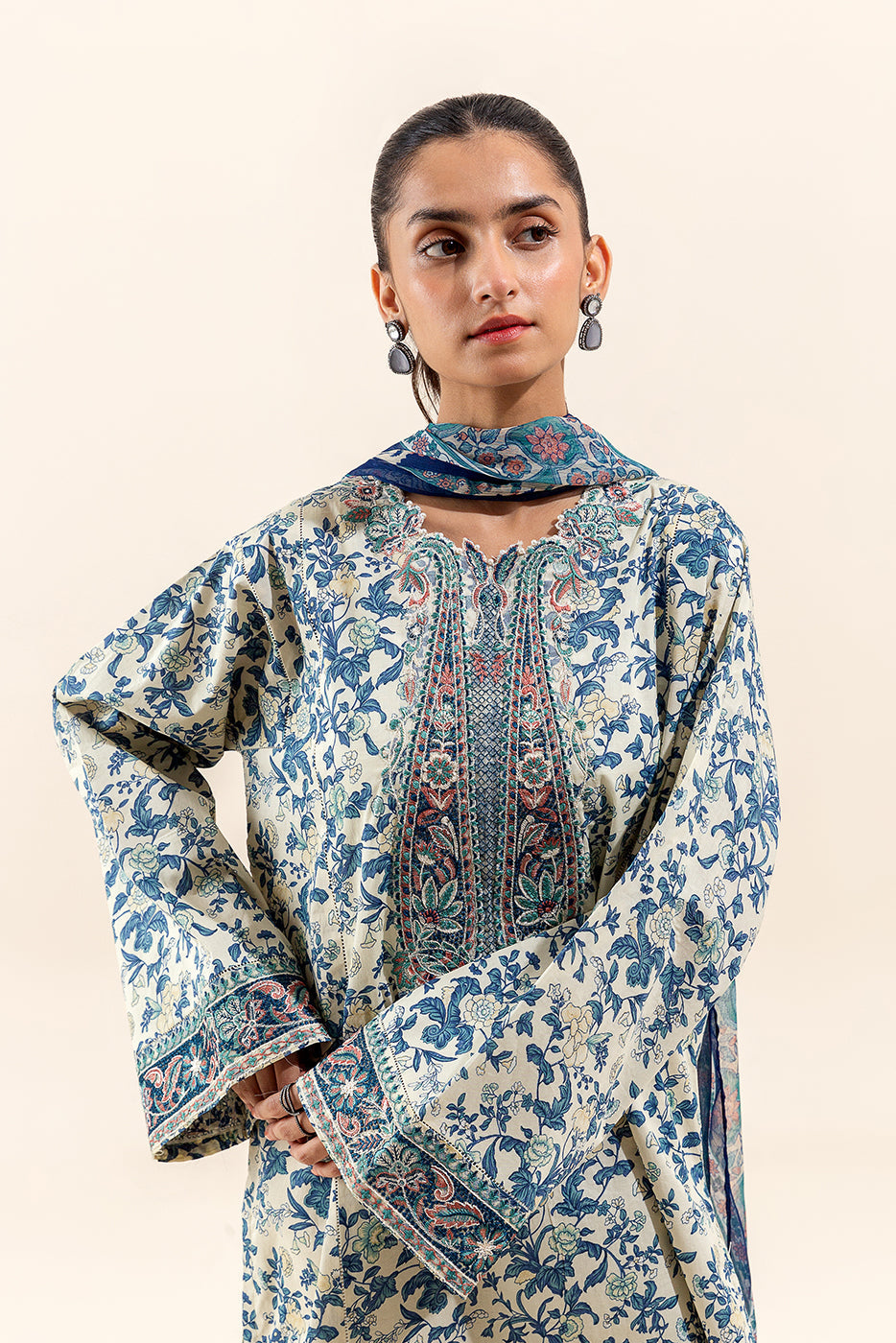 Embellished Trousers(As Shown)