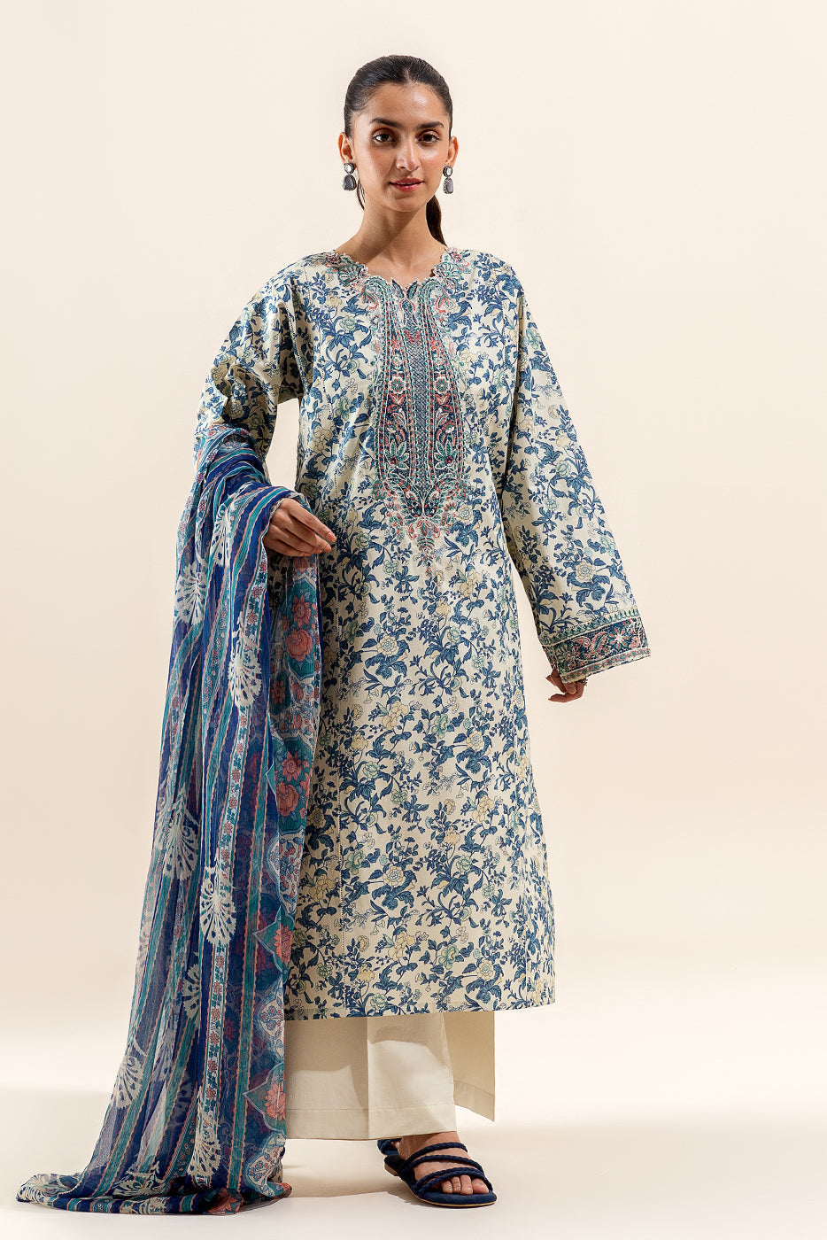 Embellished Trousers(As Shown)
