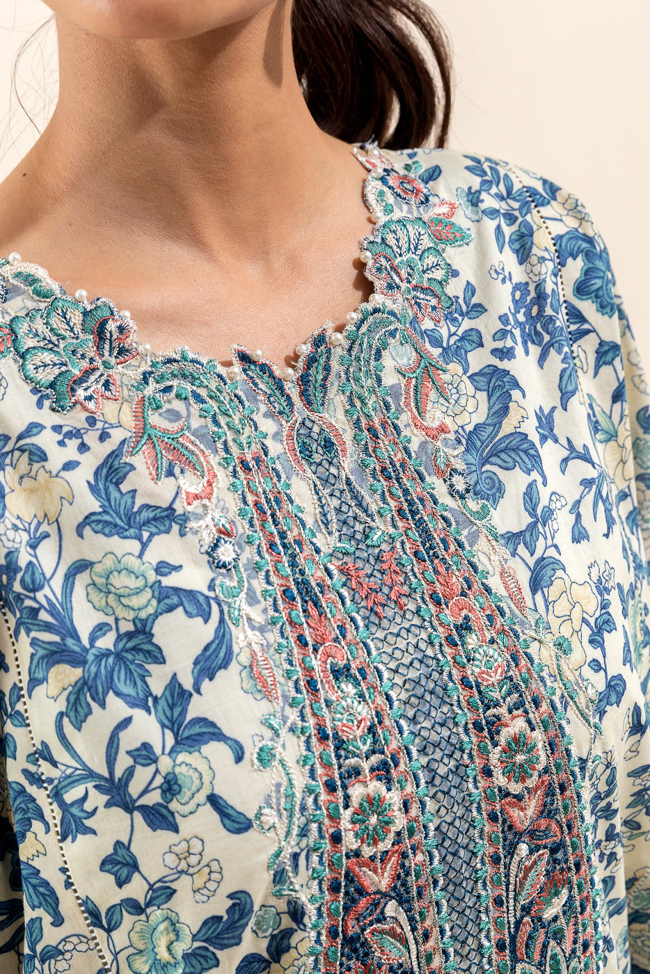 Embellished Trousers(As Shown)