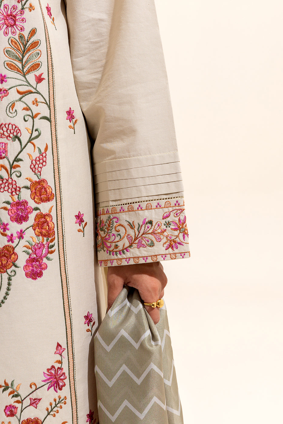 3 Piece Embroidered Lawn Suit-Crewel Bloom (Unstitched)