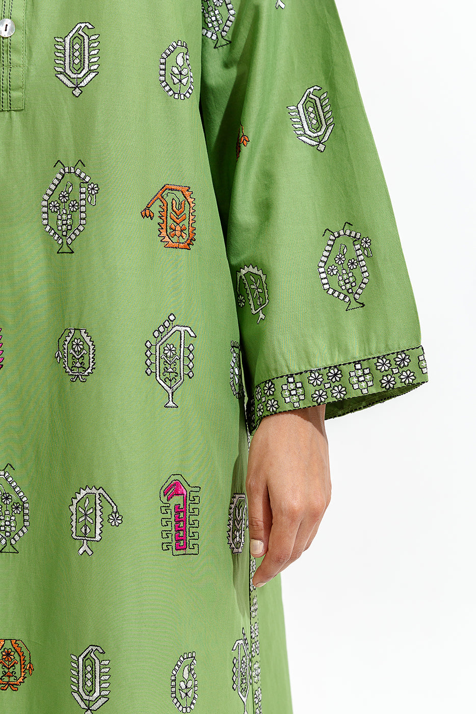 Embroidered Lawn Shirt (Pret)