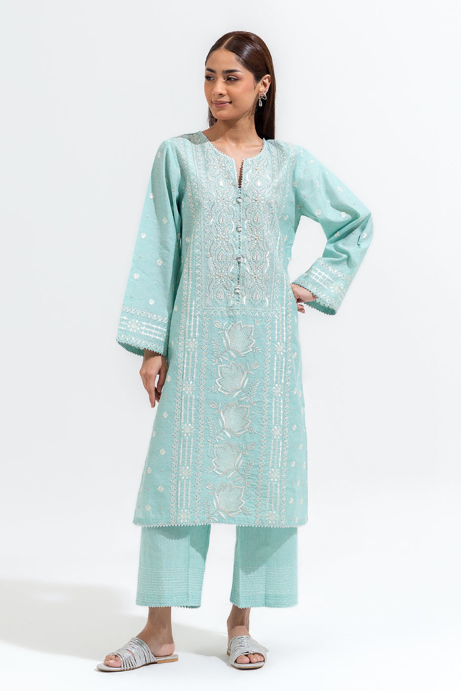 2 Piece Embroidered Chikenkari Suit (Luxury-Pret)