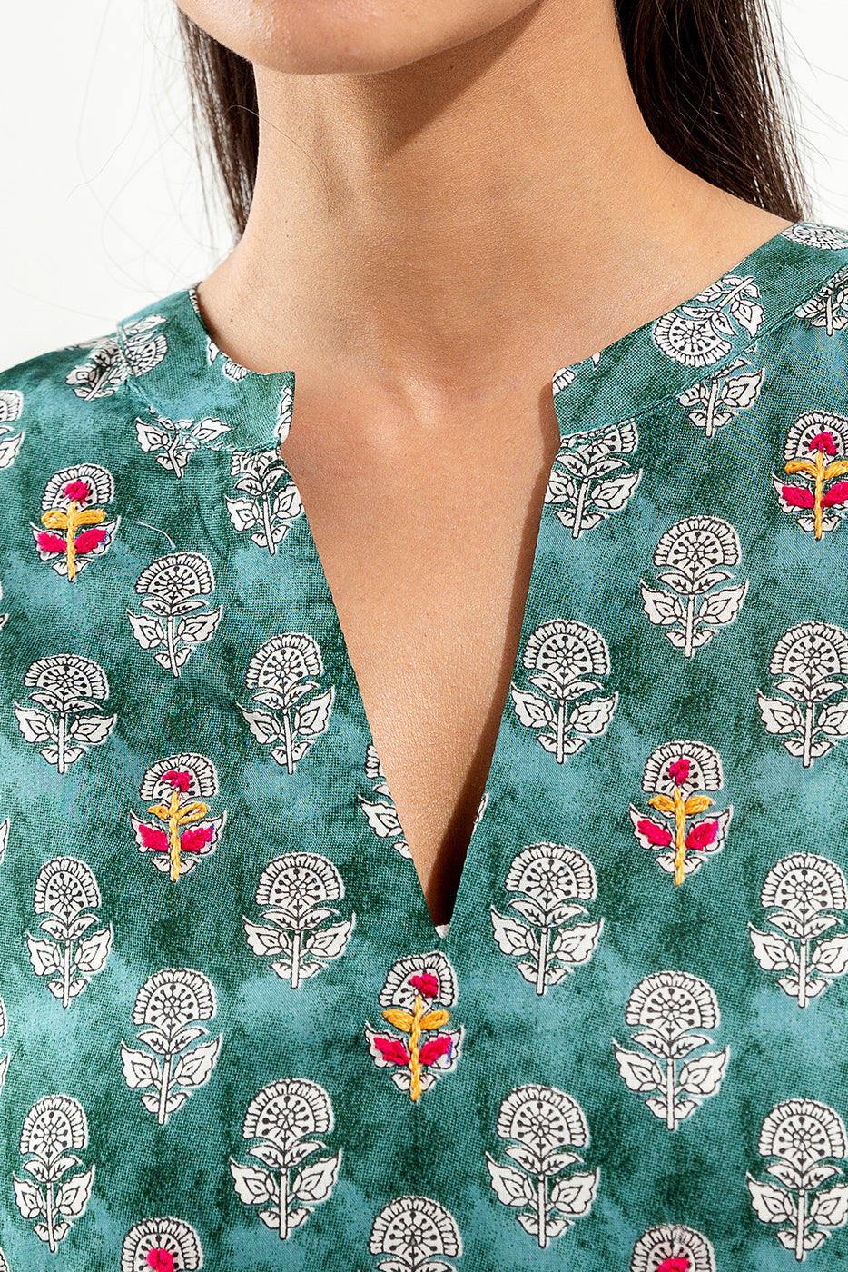 2 Piece Embroidered Lawn Suit (Pret)
