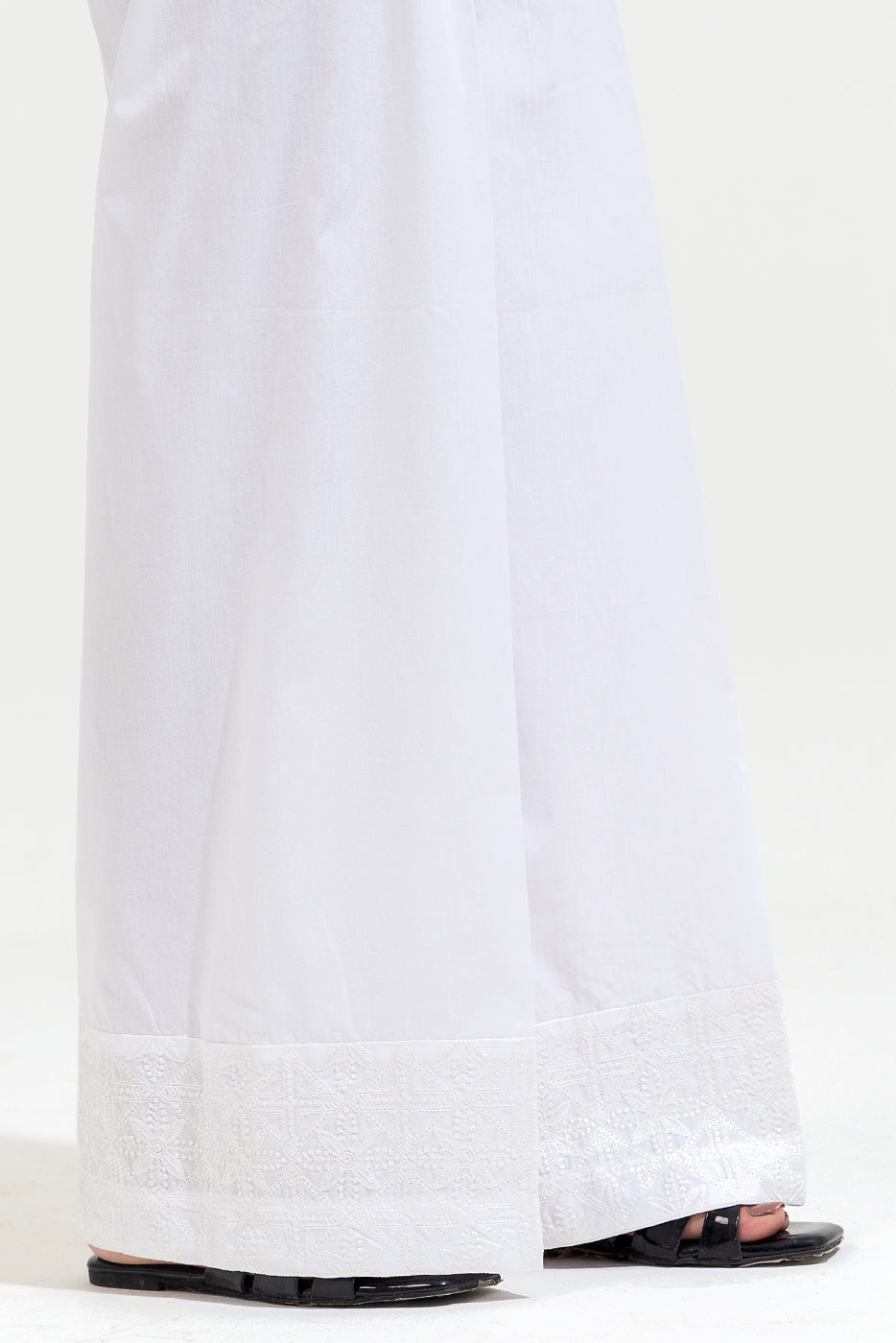 EMBROIDERED SLACK PANTS