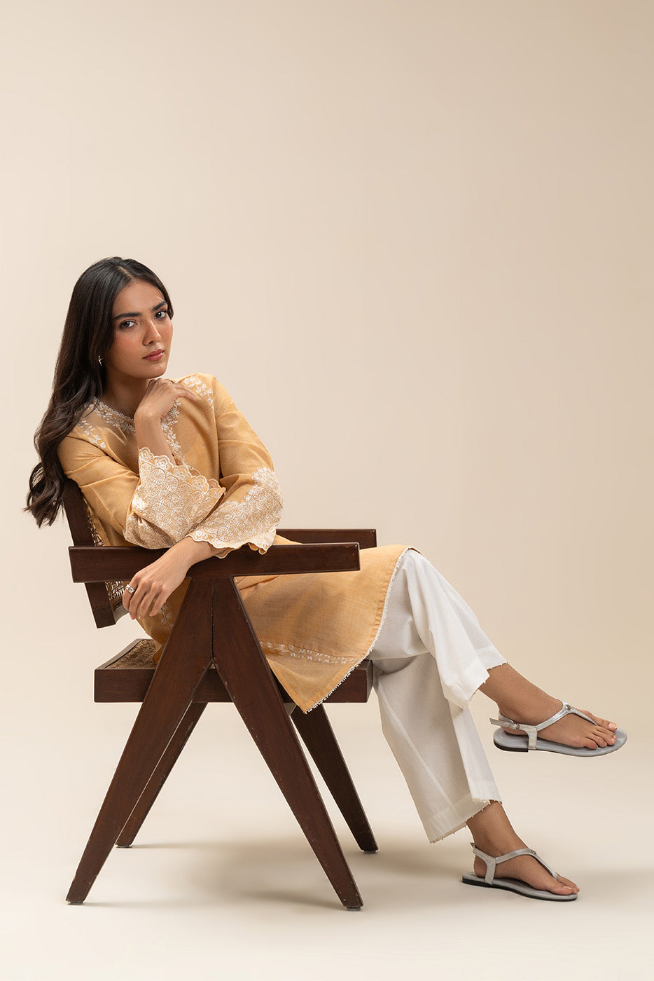 EMBROIDERED CHAMBRAY SHIRT (PRET)