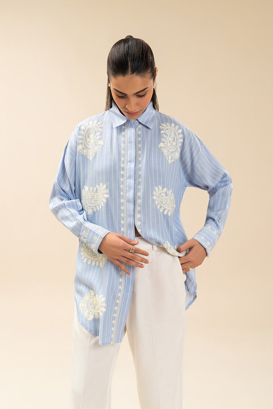 EMBROIDERED YARN DYED TOP (FLOW)