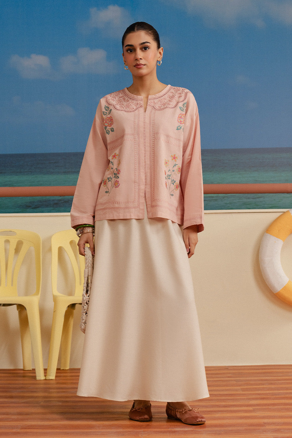 EMBROIDERED BLOUSE (FLOW)
