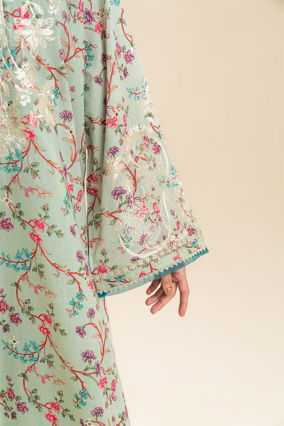 3 PIECE EMBROIDERED LAWN SUIT (HIGH CASUAL)