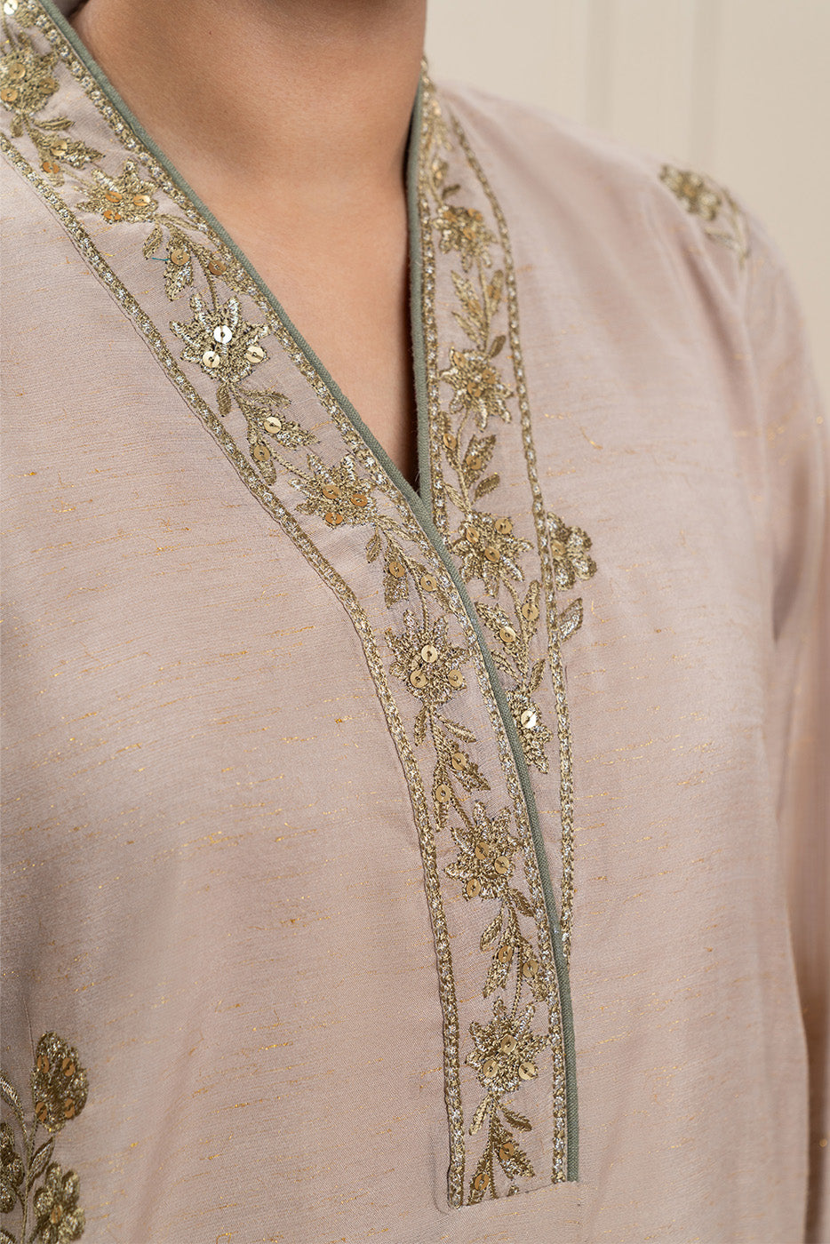 2 PIECE EMBROIDERED ZARI JACQUARD SUIT (HIGH CASUAL)