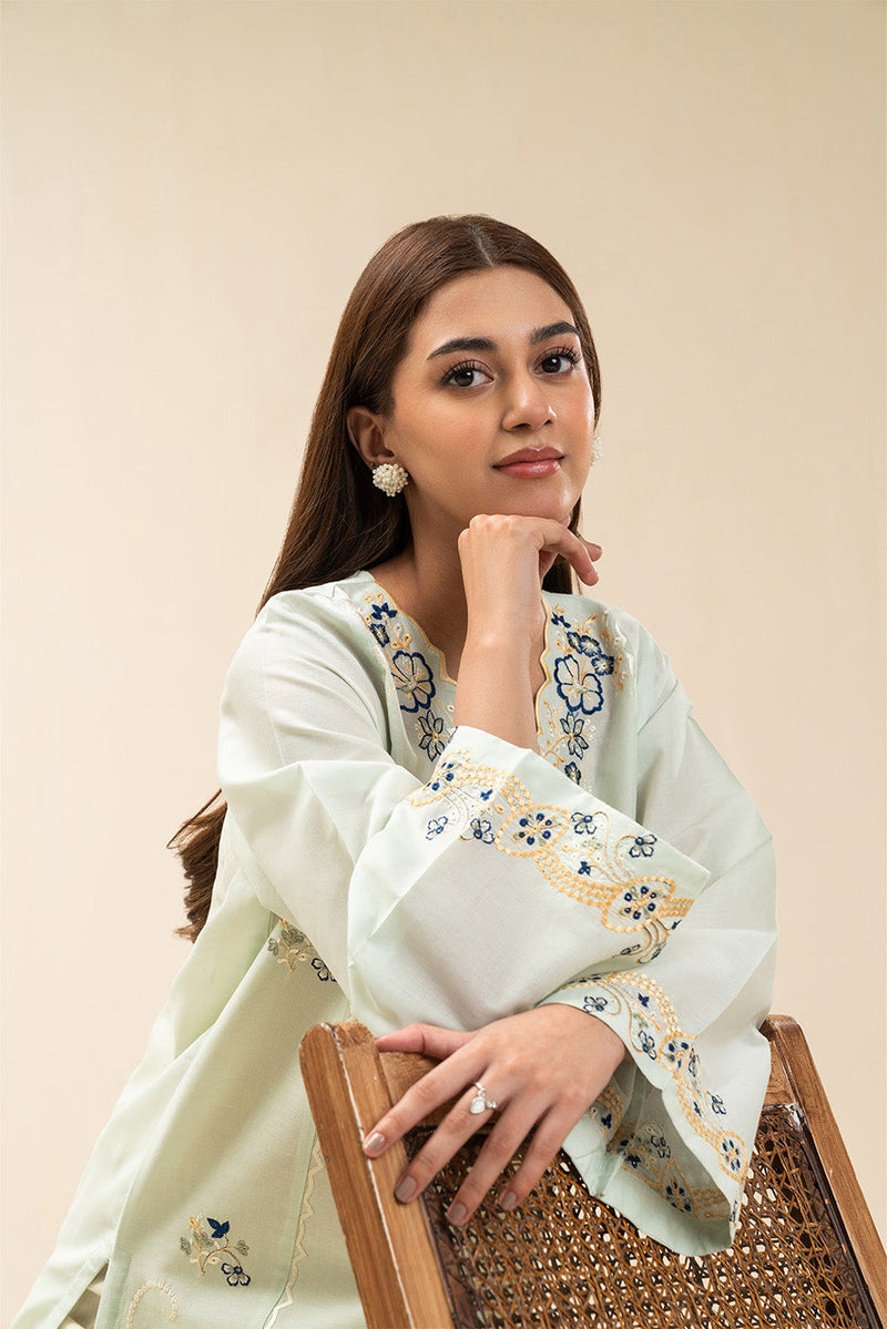Embroidered Lawn Shirt (Pret)