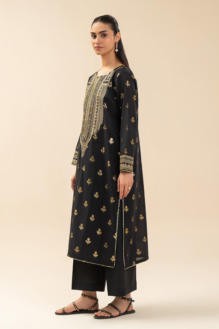 2 PIECE EMBROIDERED LUREX JACQUARD SUIT (PRET)