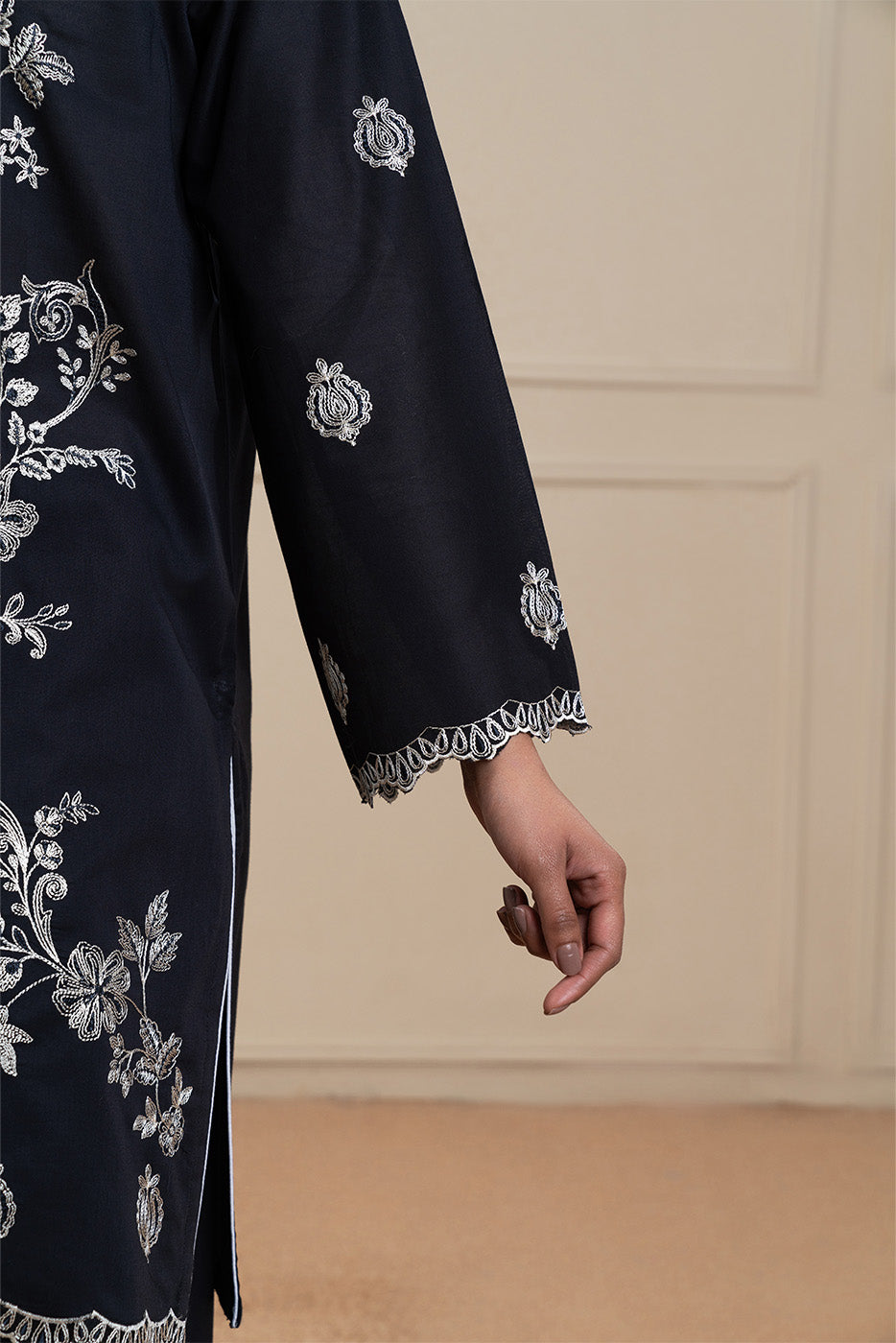 3 Piece Embroidered Lawn Suit (High Casual)