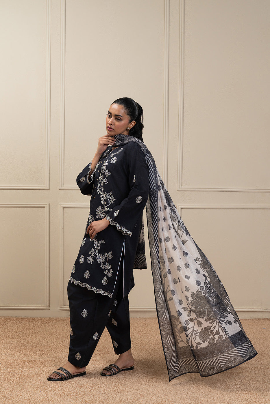 3 Piece Embroidered Lawn Suit (High Casual)