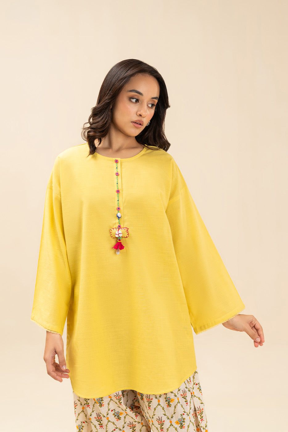 EMBROIDERED SLUB SHIRT (FLOW)