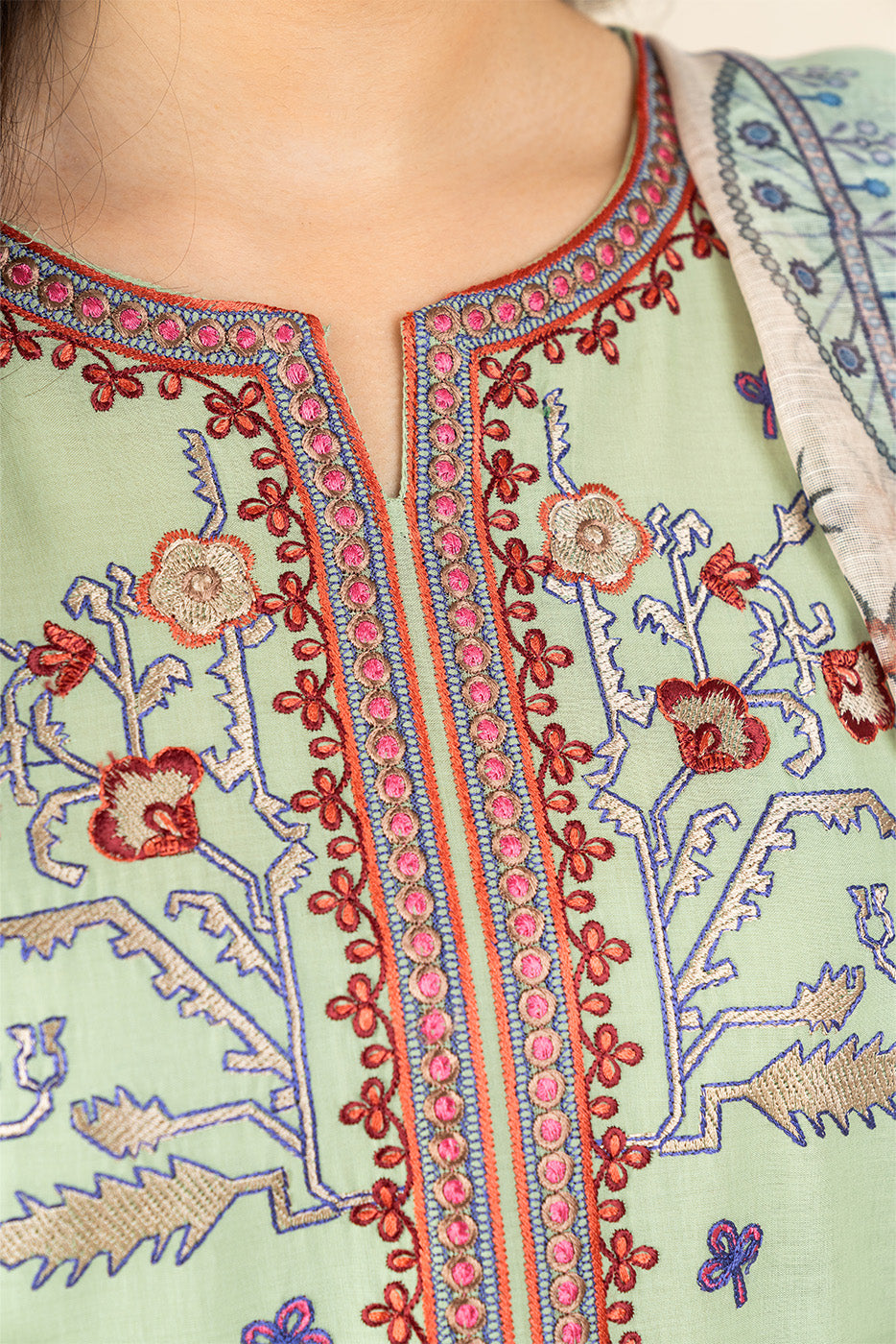3 PIECE EMBROIDERED LAWN SUIT (PRET) - BT1260004PR0249-GREEN-2000000307643-8