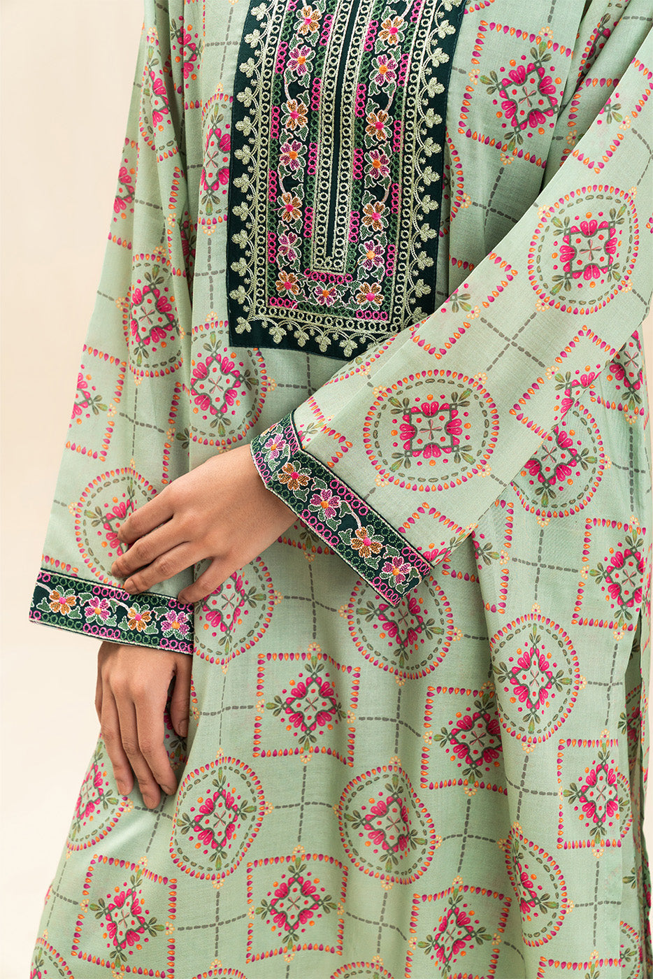 2 PIECE PRINTED LAWN SUIT (PRET)