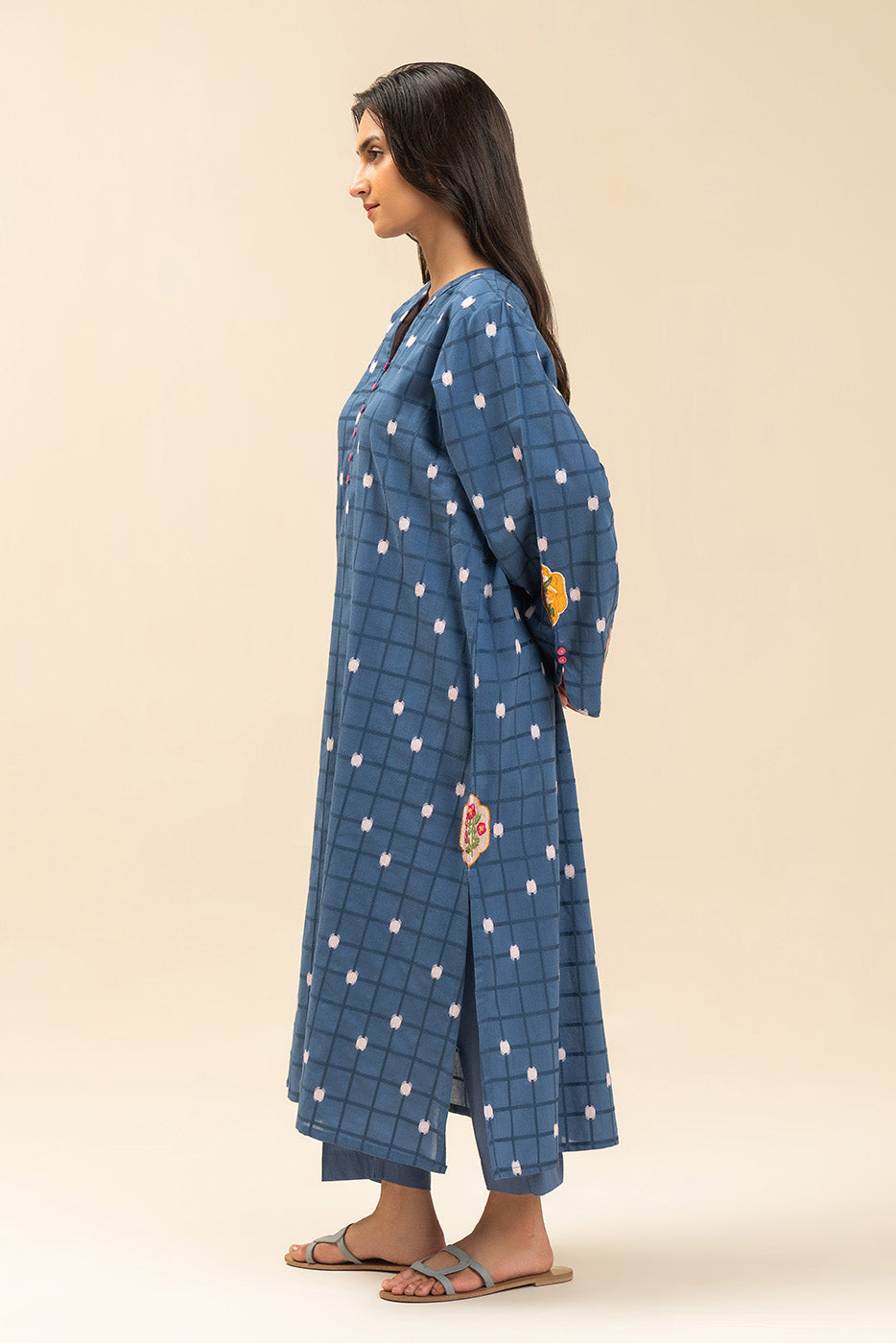 2 PIECE EMBROIDERED BROCHIA JACQUARD SUIT (PRET)