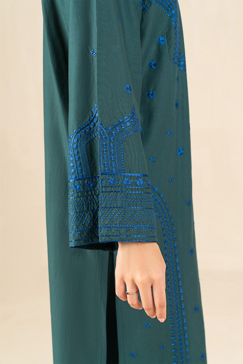 2 PIECE EMBROIDERED LAWN SUIT (PRET)