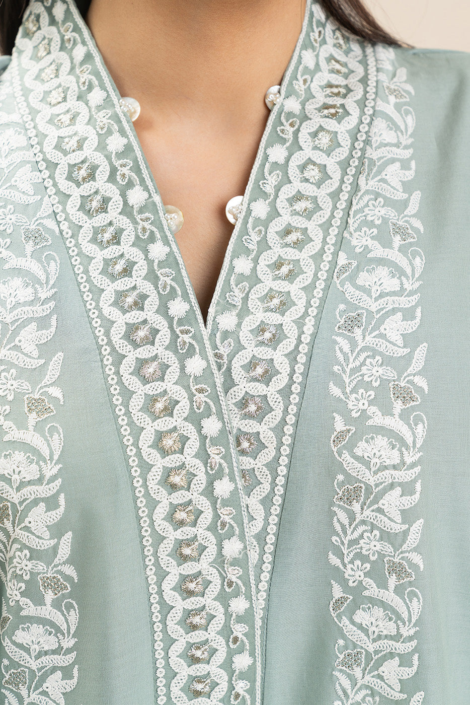 3 PIECE EMBROIDERED LAWN SUIT (LUXURY PRET)