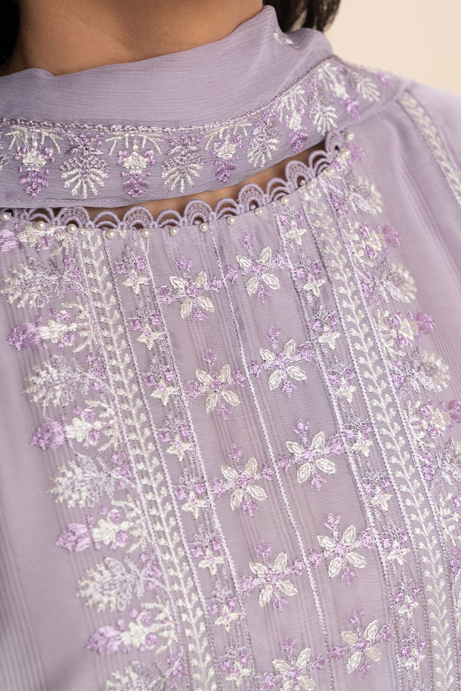 4 Piece Embroidered Lawn Suit-Ornate (Unstitched)