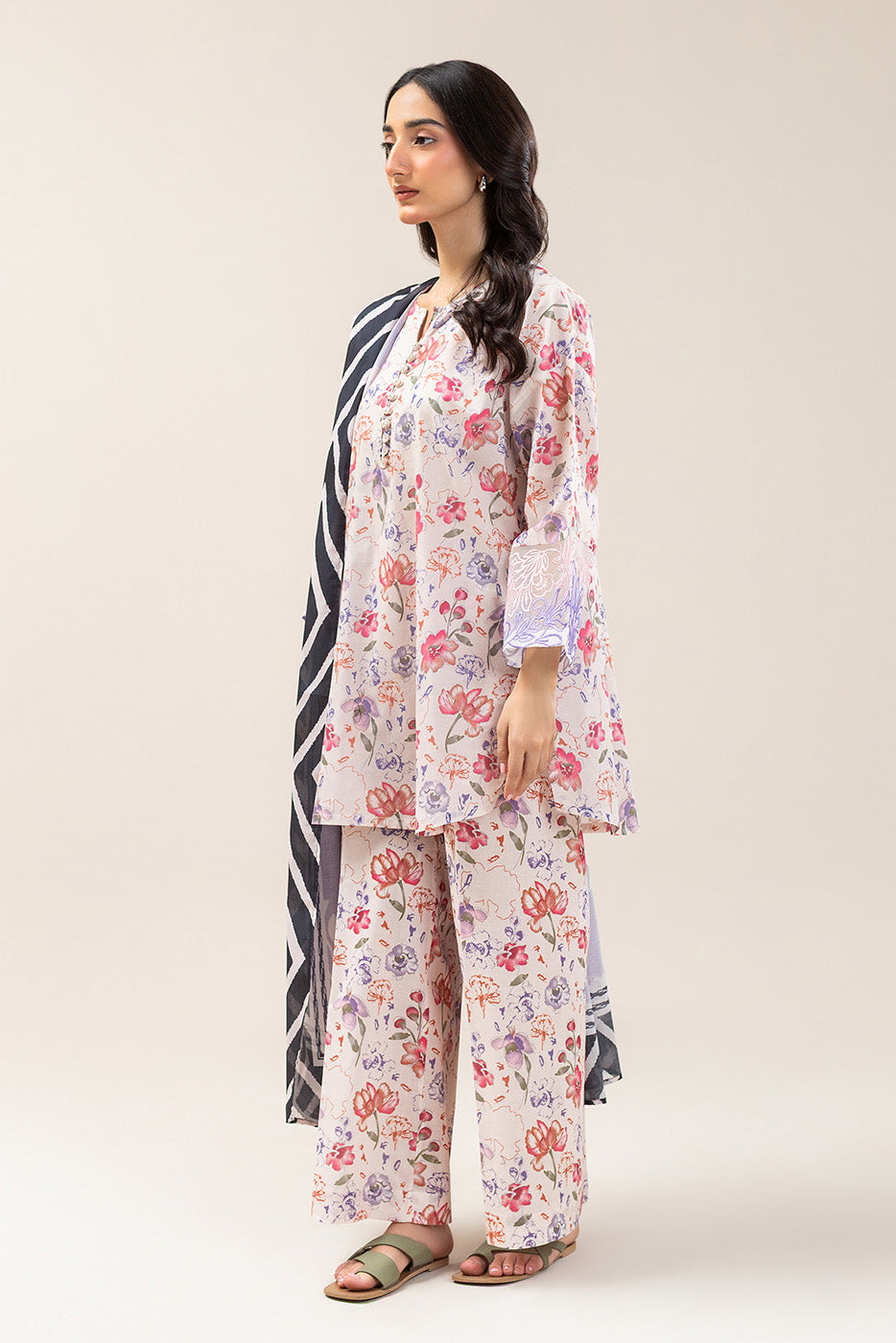 https://cdn.shopify.com/s/files/1/0488/9201/8848/files/BT12601UN004215A_4.jpg?v=1780661981