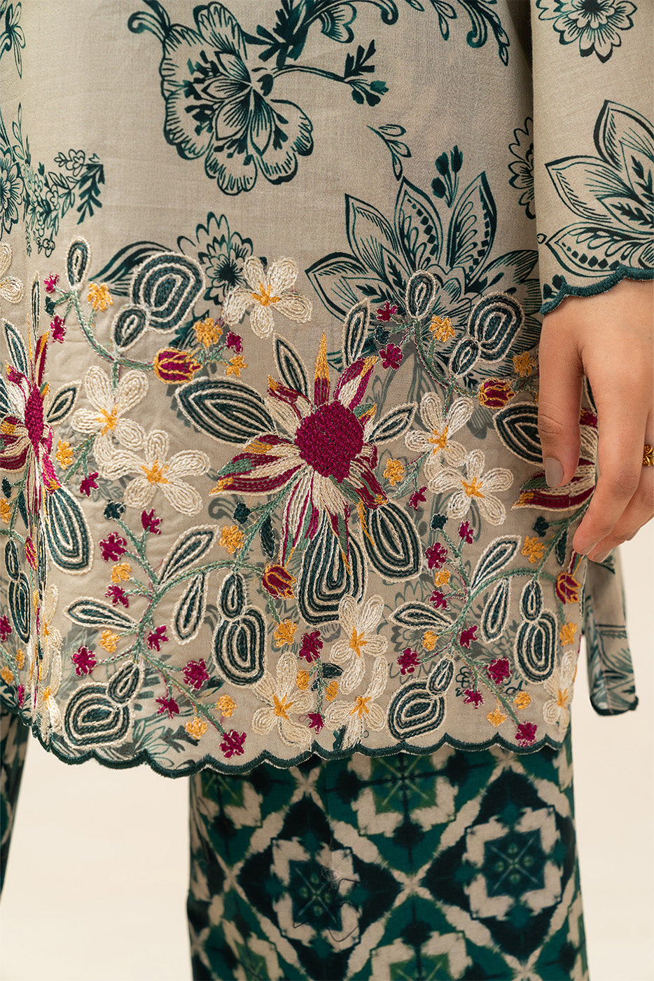 2 Piece Embroidered Lawn Suit-Emerald Gardens (Unstitched)