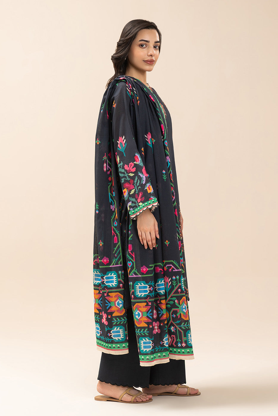 https://cdn.shopify.com/s/files/1/0488/9201/8848/files/BT12602UN004567_3.jpg?v=1781612272
