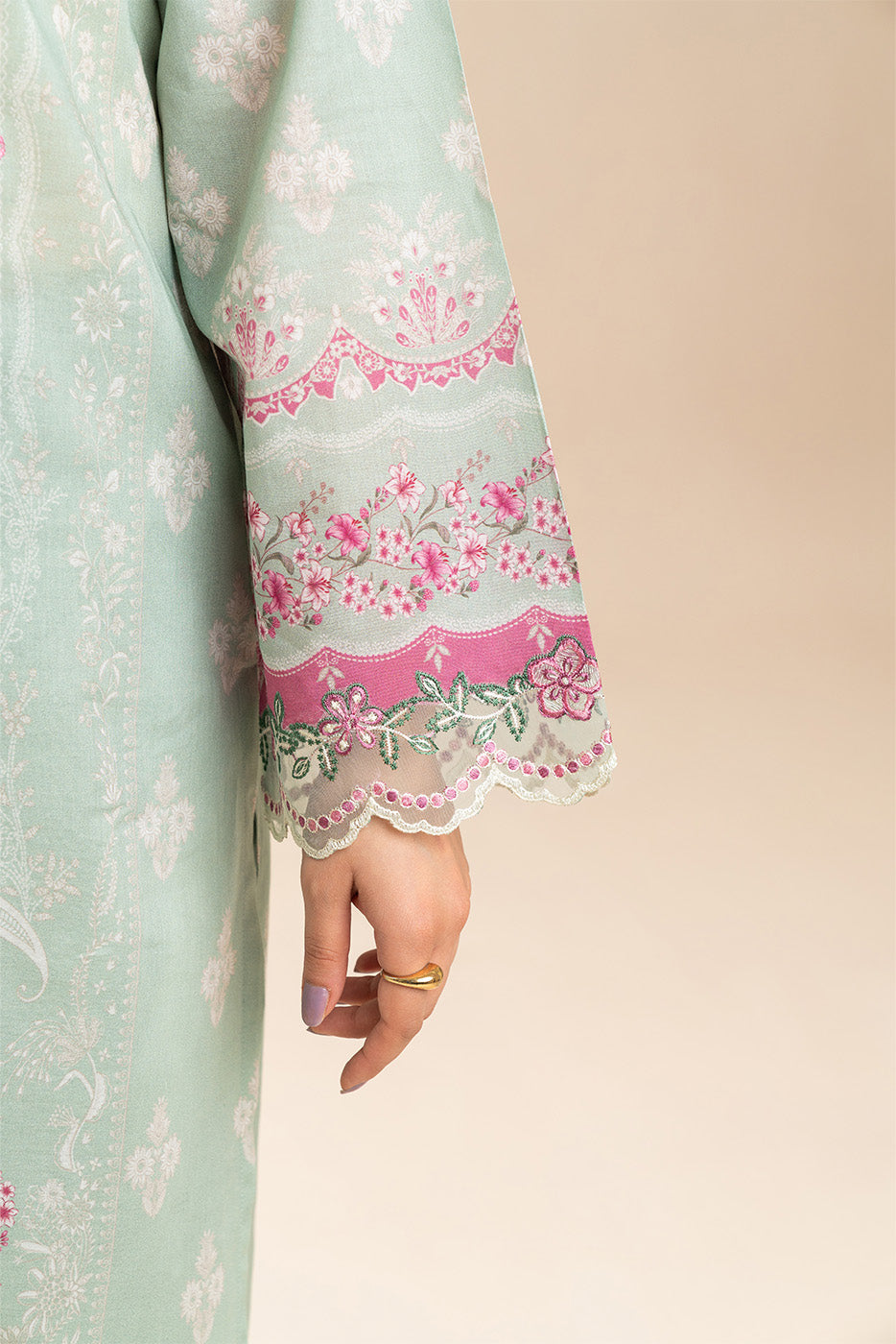 3 PIECE EMBROIDERED LAWN SUIT-GARNET GLINT (UNSTITCHED)