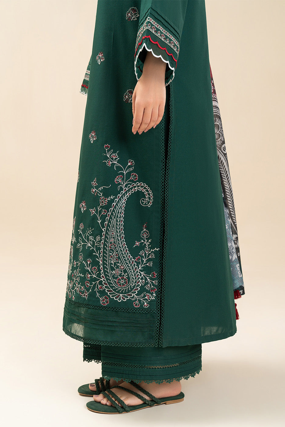 3 PIECE EMBROIDERED LAWN SUIT-CEDAR FLORA (UNSTITCHED)