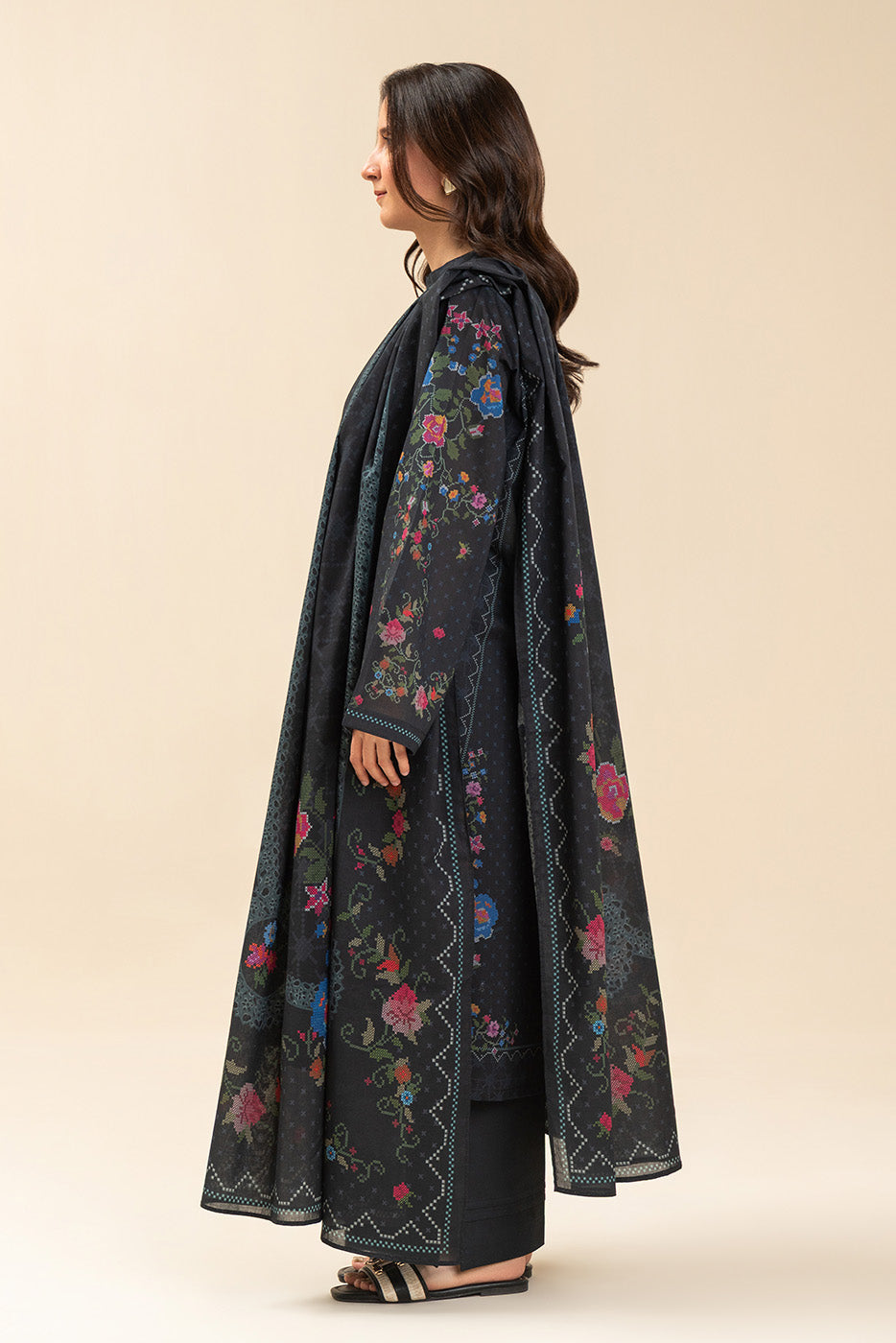 3 PICE PRINTED LAWN SUIT-DARK MYSTERY (UNSTITCHED)