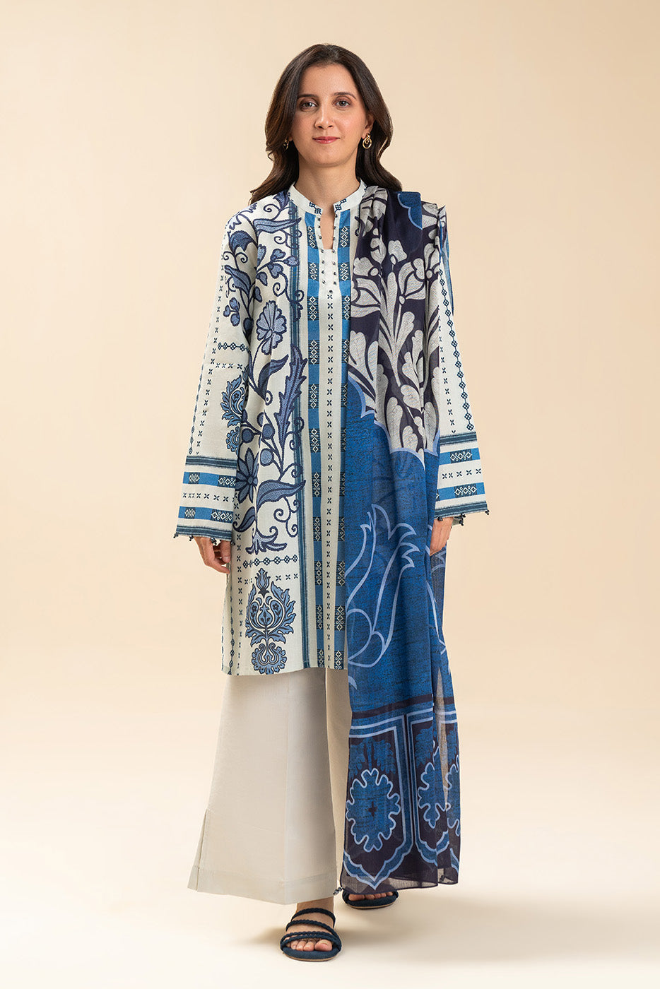 3 PICE PRINTED LAWN SUIT-MAGICIANS BLUE (UNSTITCHED)