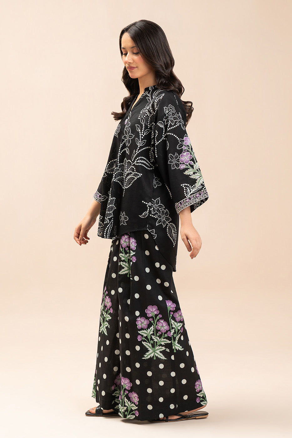 2 PIECE EMBROIDERED LAWN SUIT-NOIR BLOOM (UNSTITCHED)